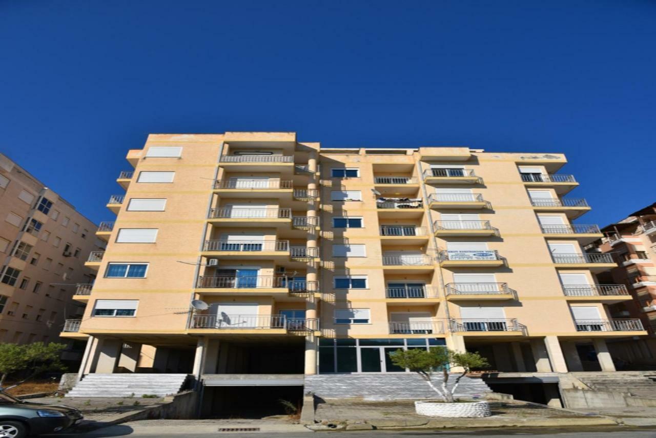 Gzim'S Apartment Durrës 外观 照片
