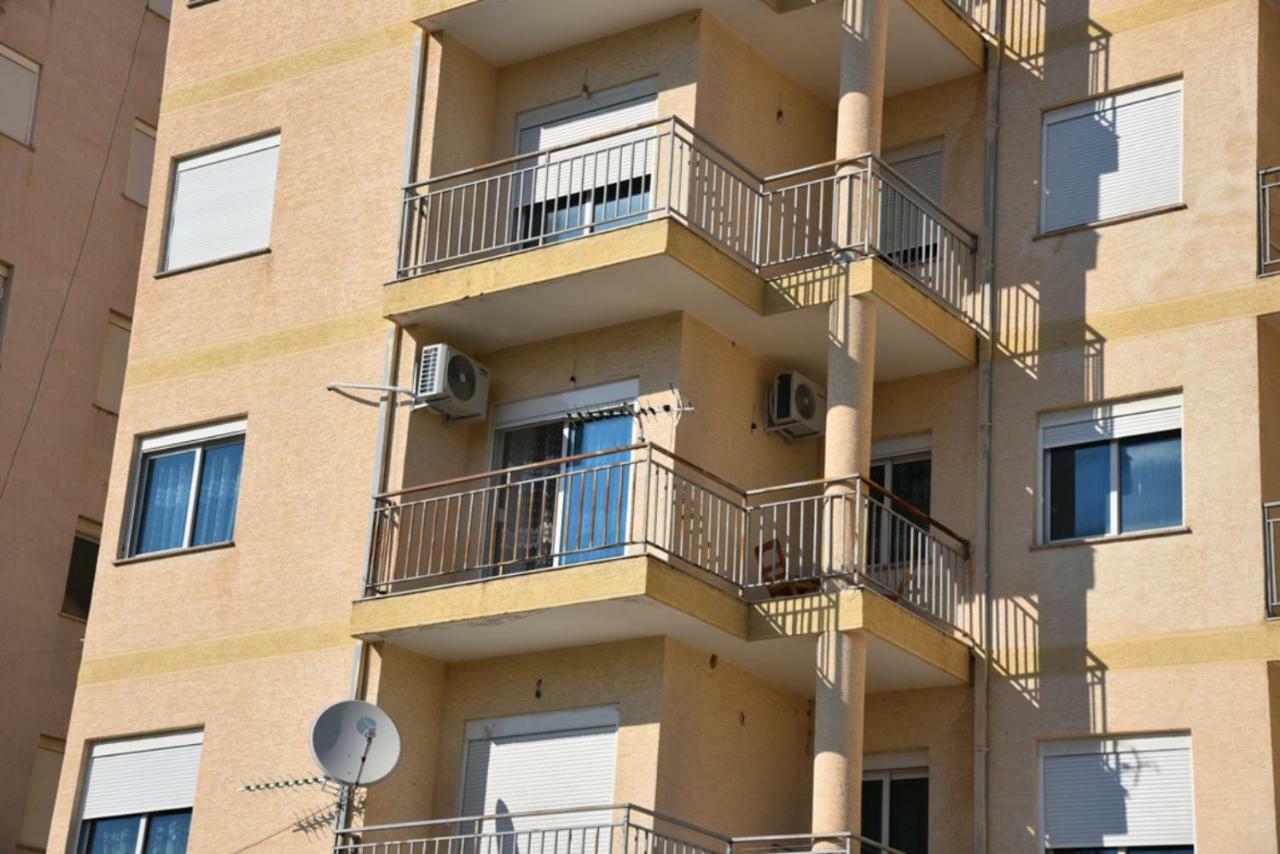 Gzim'S Apartment Durrës 外观 照片